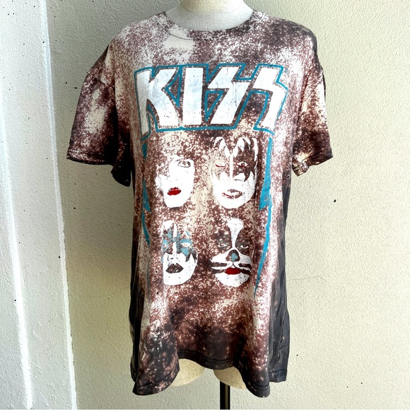 Kiss Other - Kiss Official Merchandise Burn Out Graphic T-Shirt. Size Medium